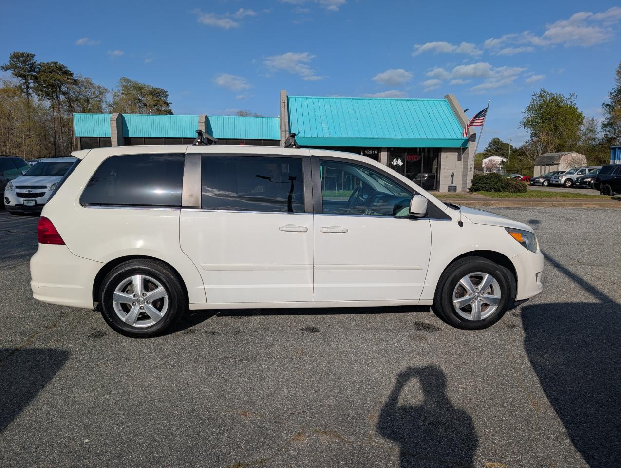 Volkswagen Routan  2010