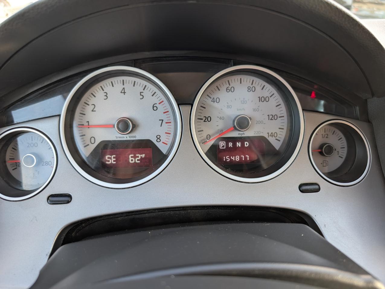 Volkswagen Routan  2010