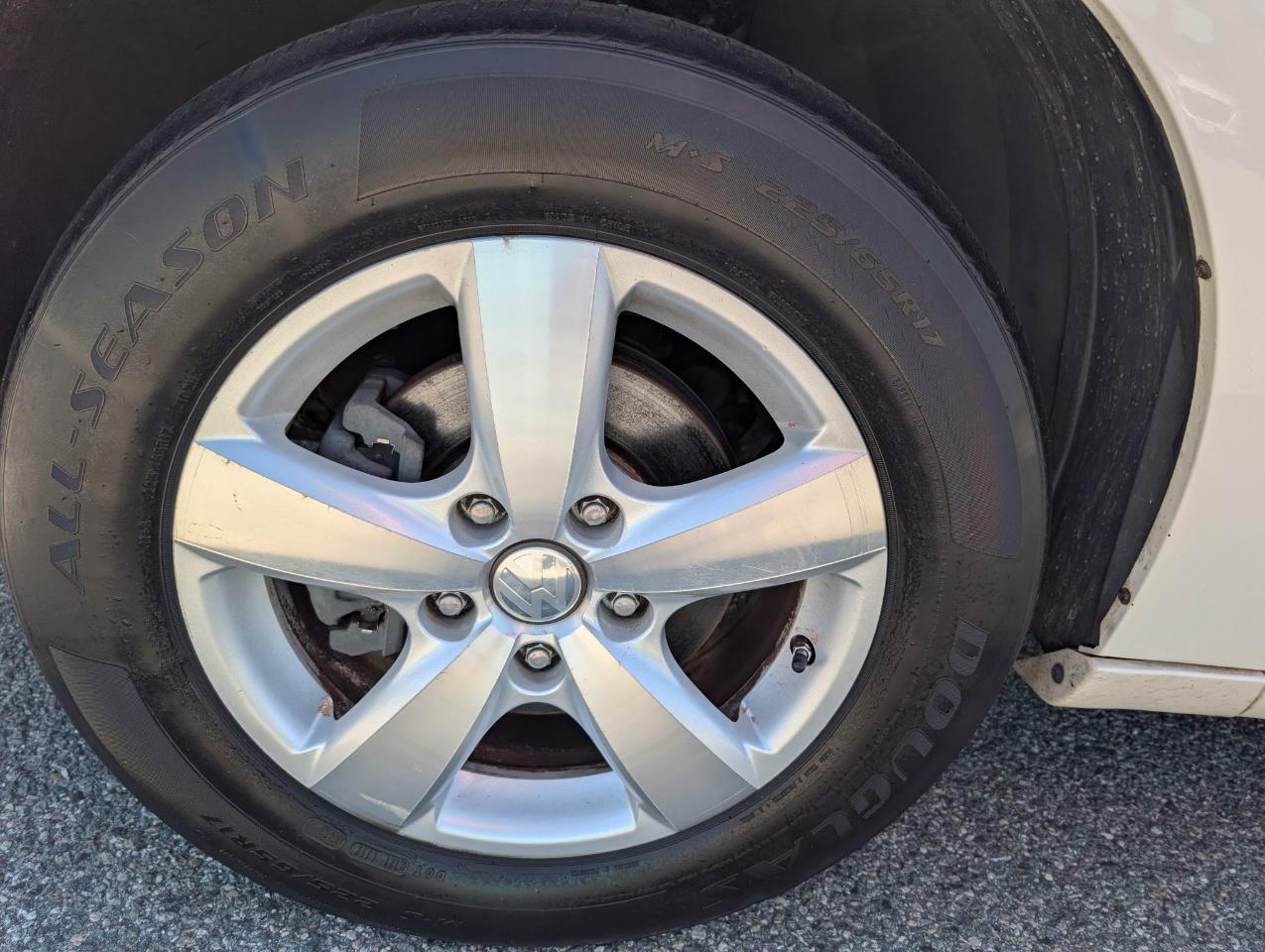 Volkswagen Routan  2010