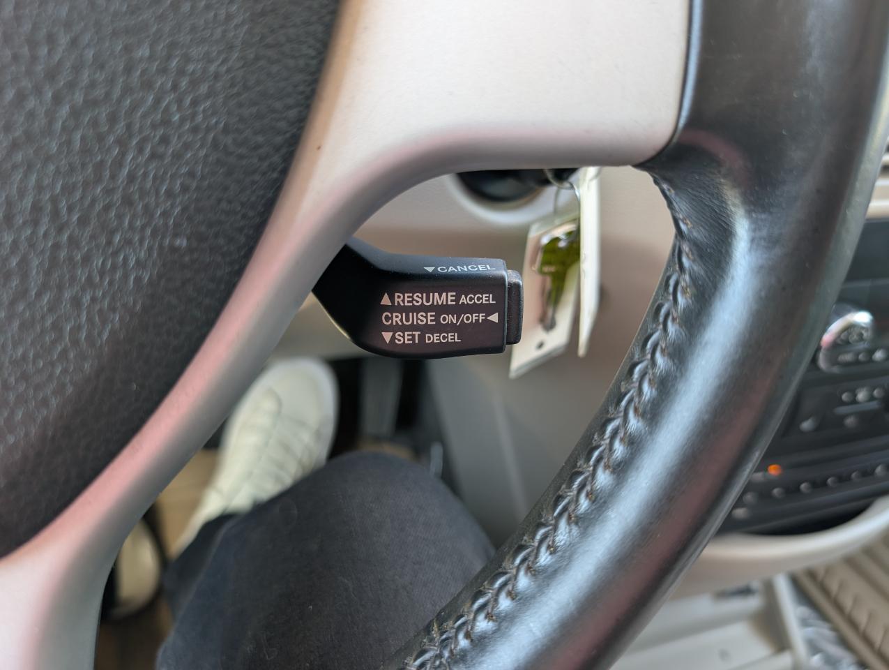 Volkswagen Routan  2010