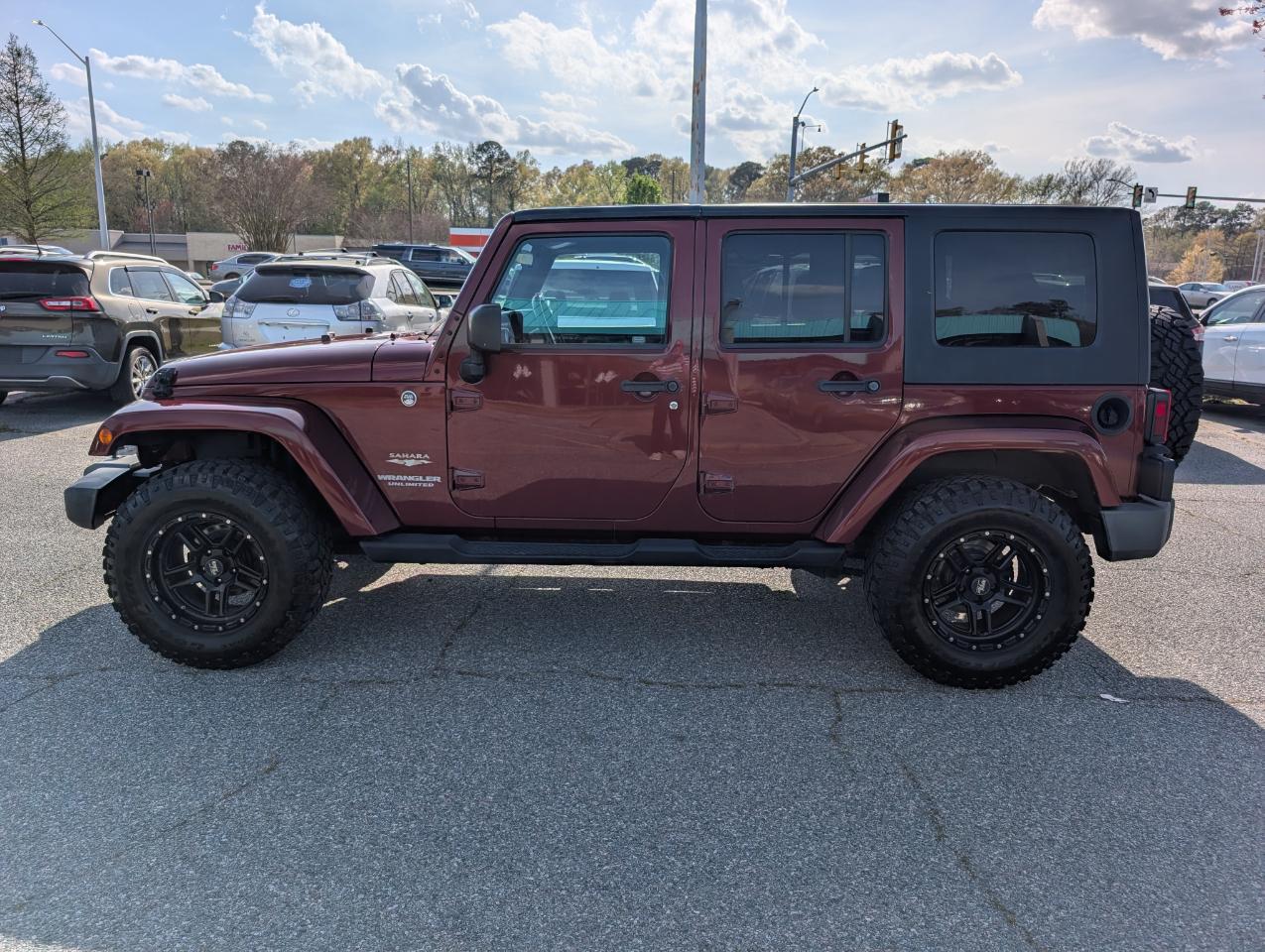 Jeep Wrangler Unlimited 4WD 4dr Sahara 2009