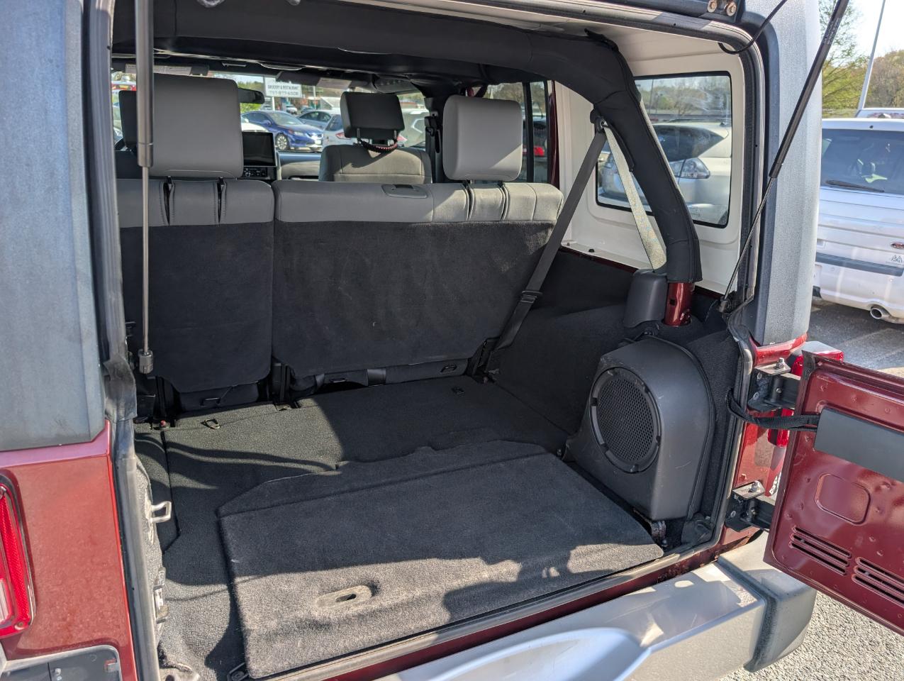 Jeep Wrangler Unlimited 4WD 4dr Sahara 2009