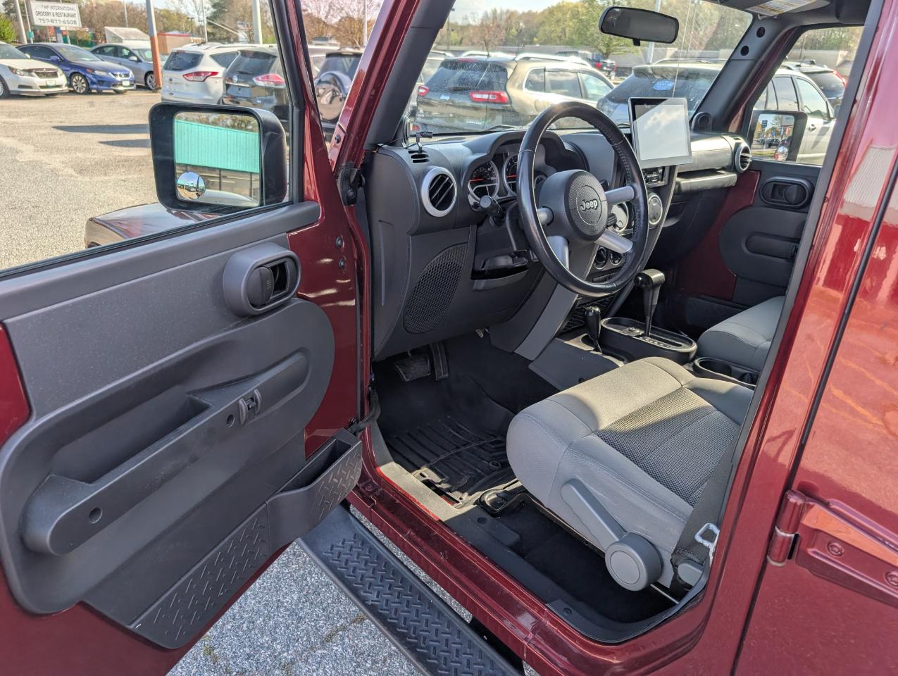 Jeep Wrangler Unlimited 4WD 4dr Sahara 2009