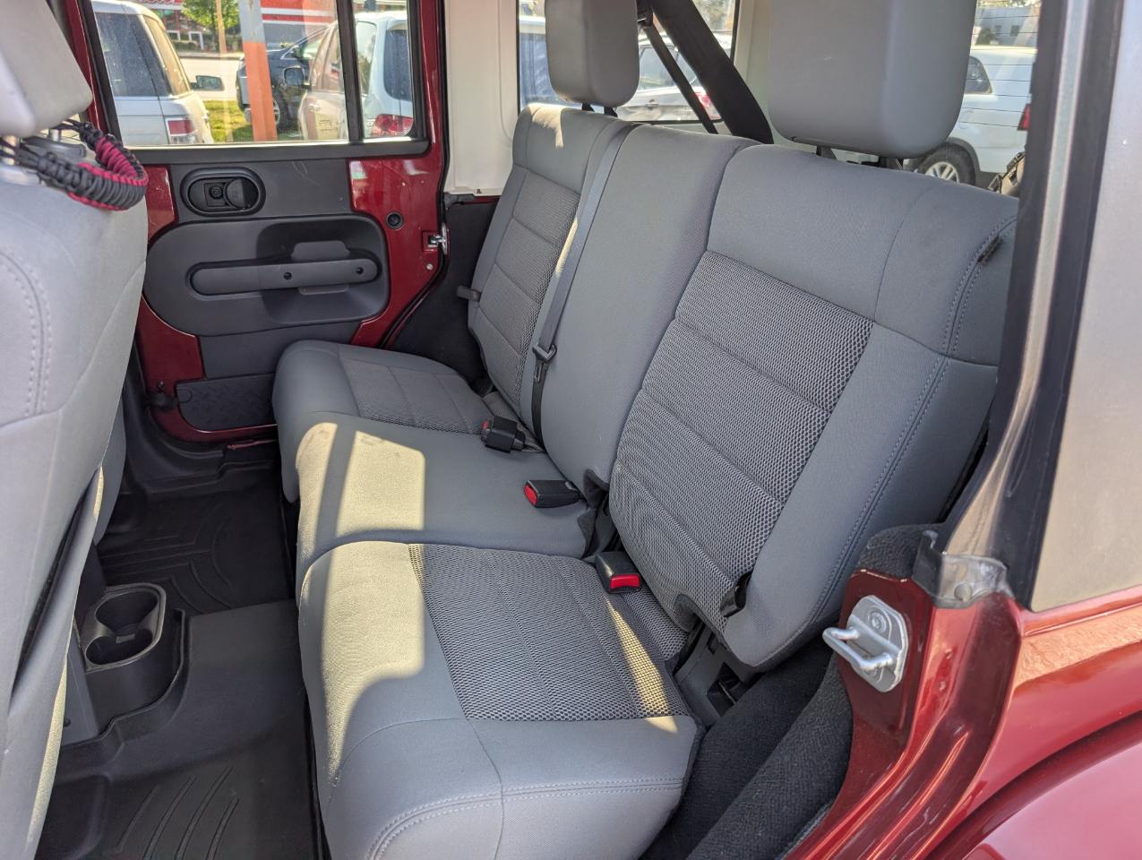 Jeep Wrangler Unlimited 4WD 4dr Sahara 2009