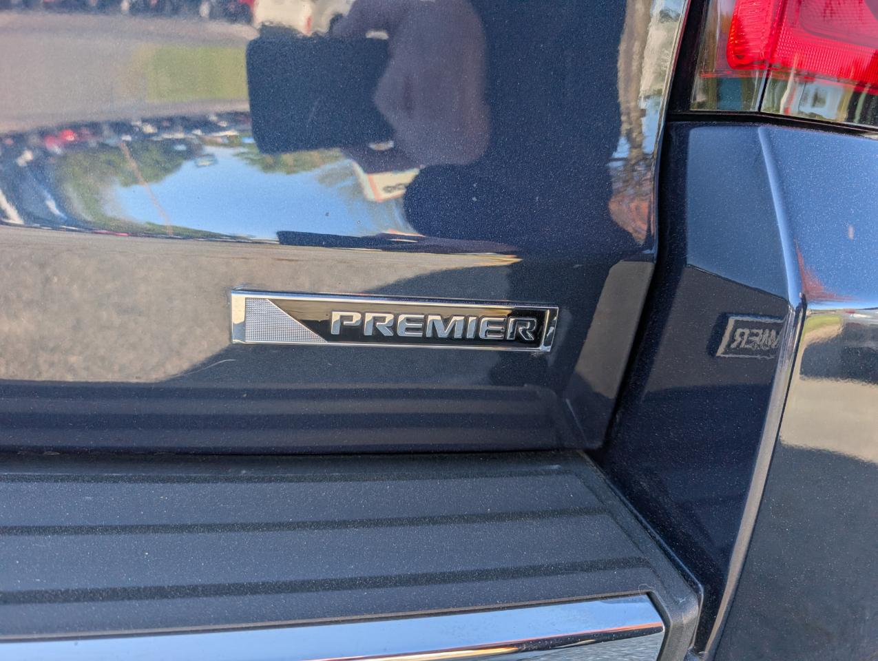 Chevrolet Tahoe 4WD 4dr Premier 2017