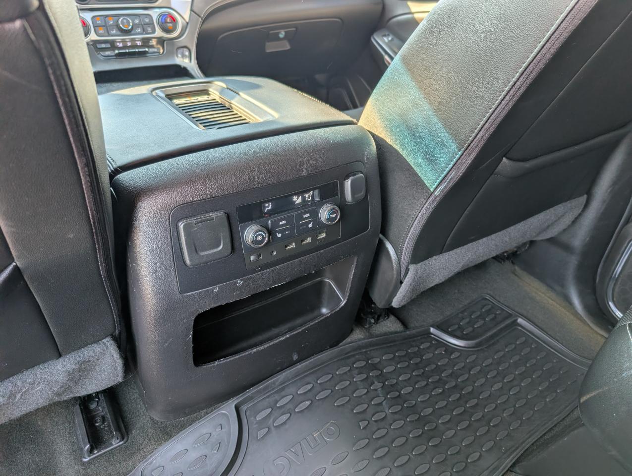 Chevrolet Tahoe 4WD 4dr Premier 2017