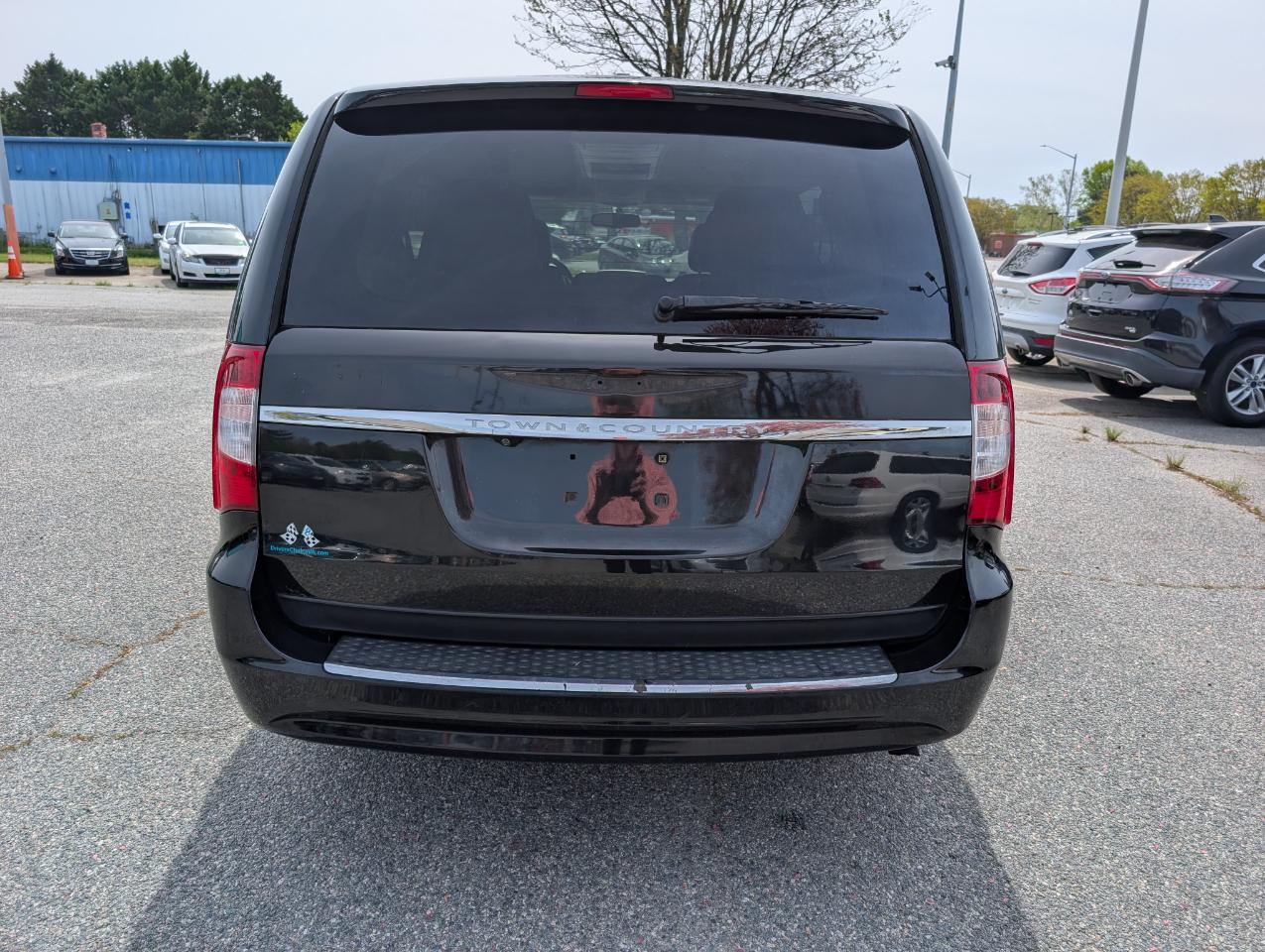 Chrysler Town & Country 4dr Wgn Touring 2012