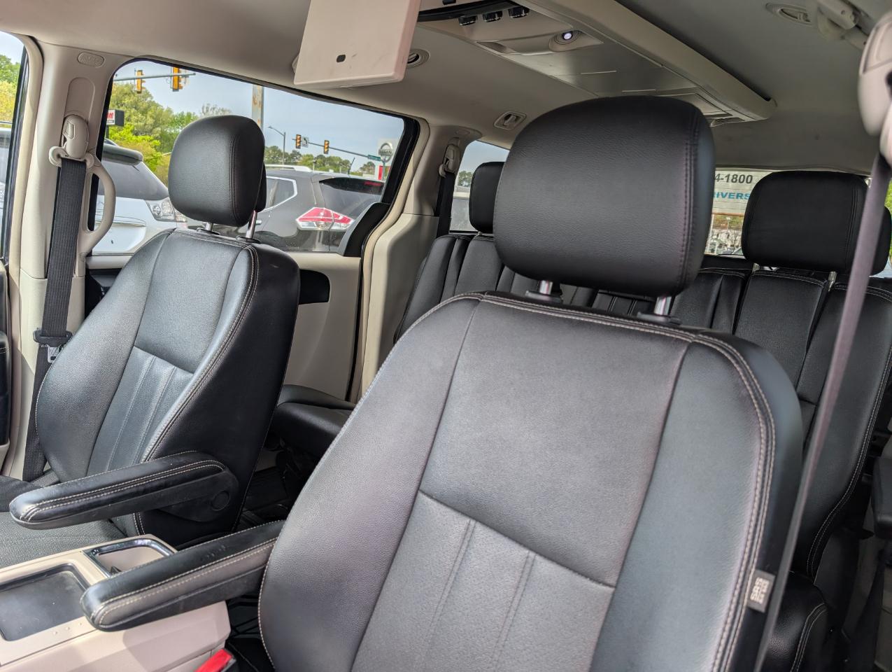 Chrysler Town & Country 4dr Wgn Touring 2012