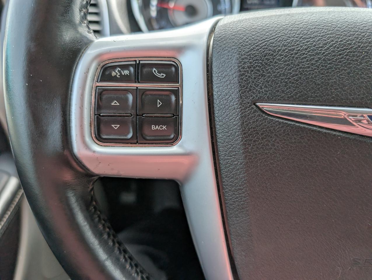 Chrysler Town & Country 4dr Wgn Touring 2012