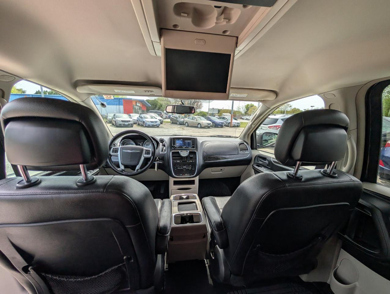 Chrysler Town & Country 4dr Wgn Touring 2012