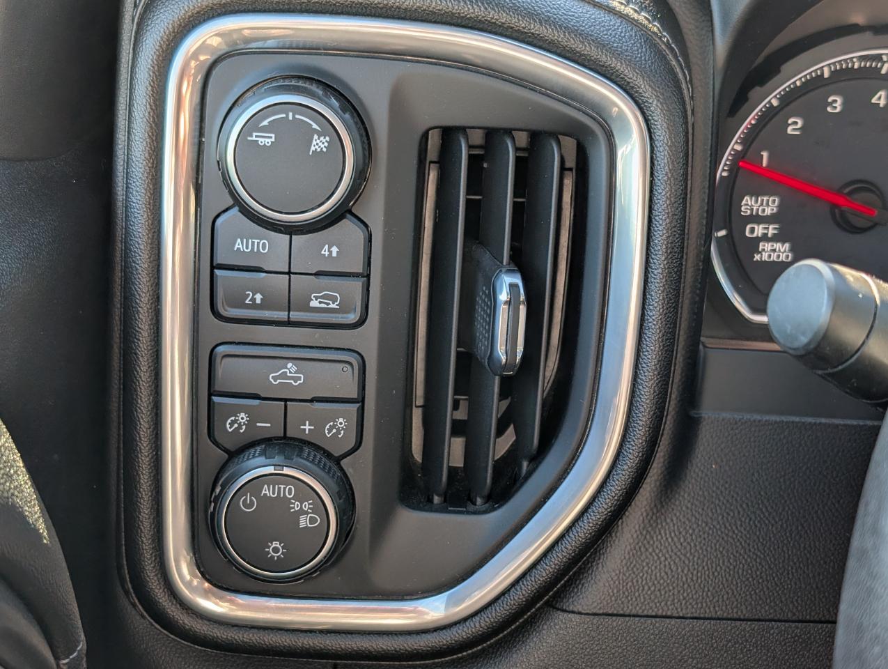 Chevrolet Silverado 1500 4WD Crew Cab 157" LT 2019