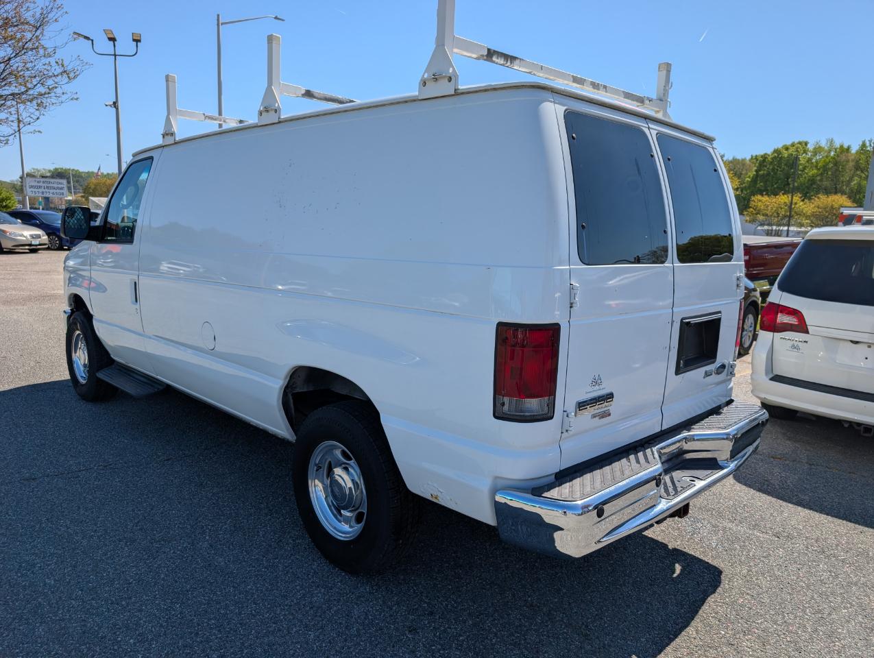 Ford Econoline Cargo Van E-350 Super Duty Recreational 2011
