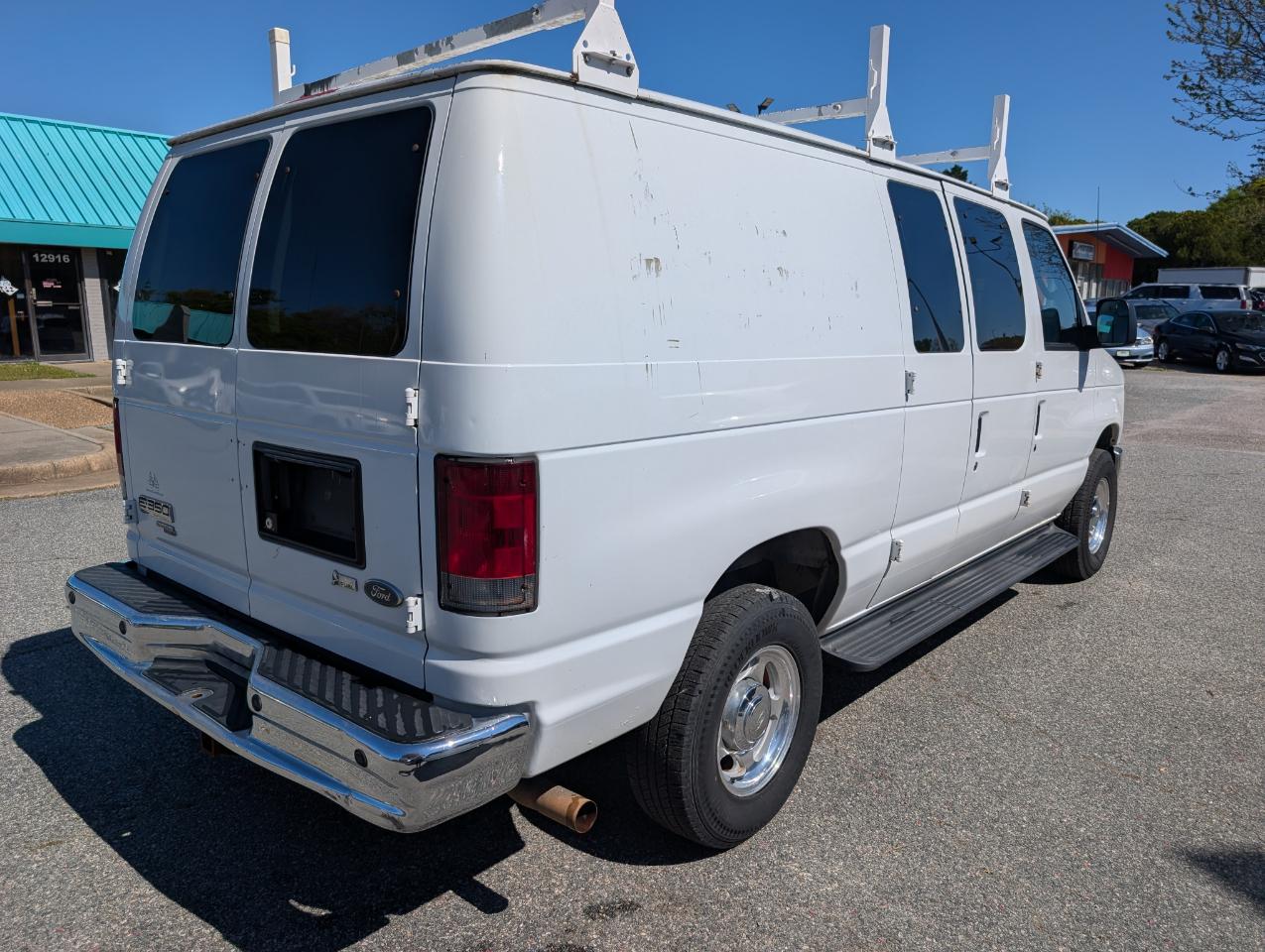 Ford Econoline Cargo Van E-350 Super Duty Recreational 2011