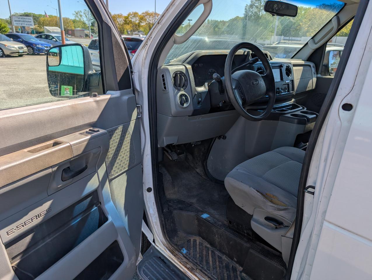 Ford Econoline Cargo Van E-350 Super Duty Recreational 2011