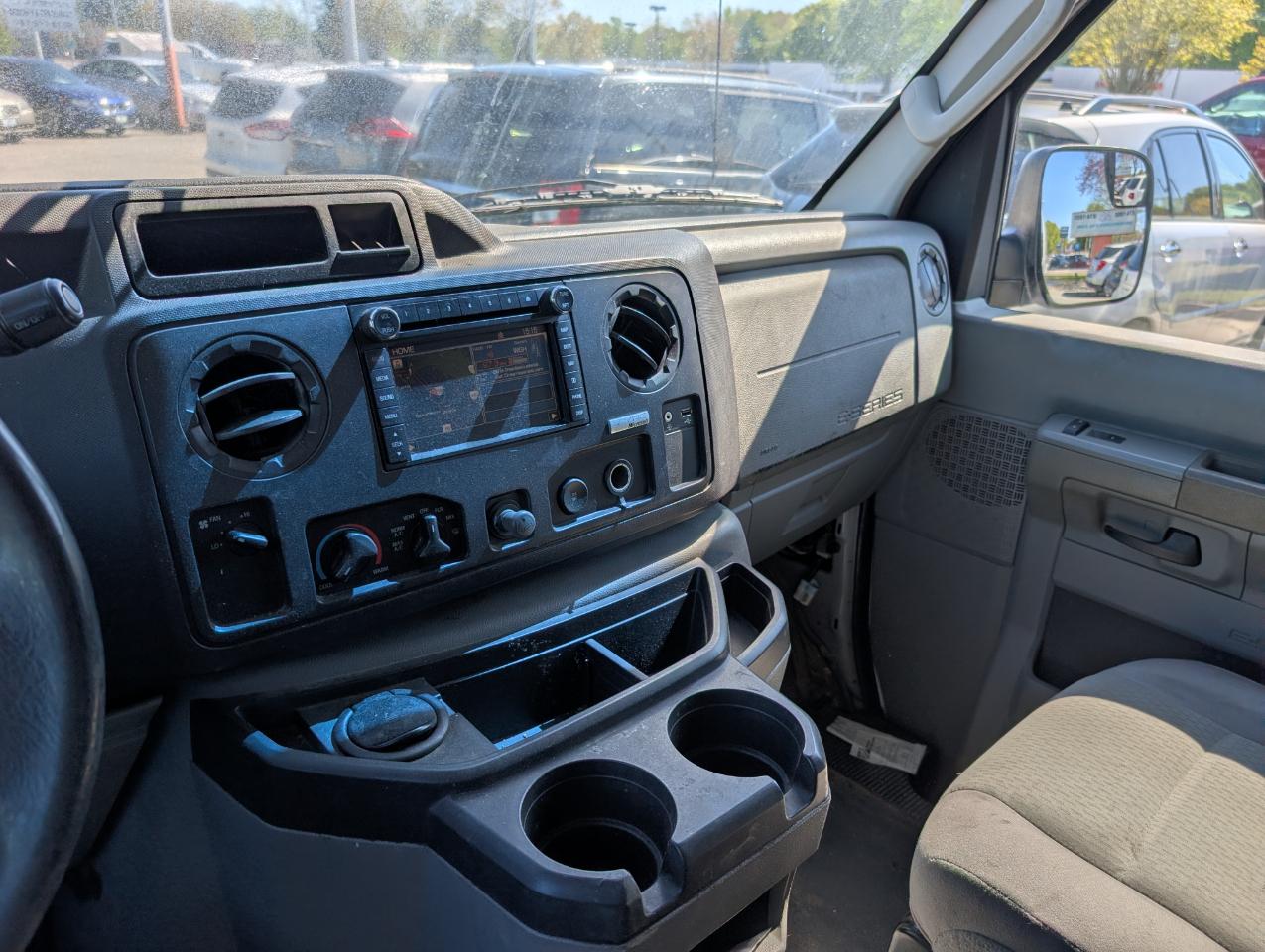 Ford Econoline Cargo Van E-350 Super Duty Recreational 2011