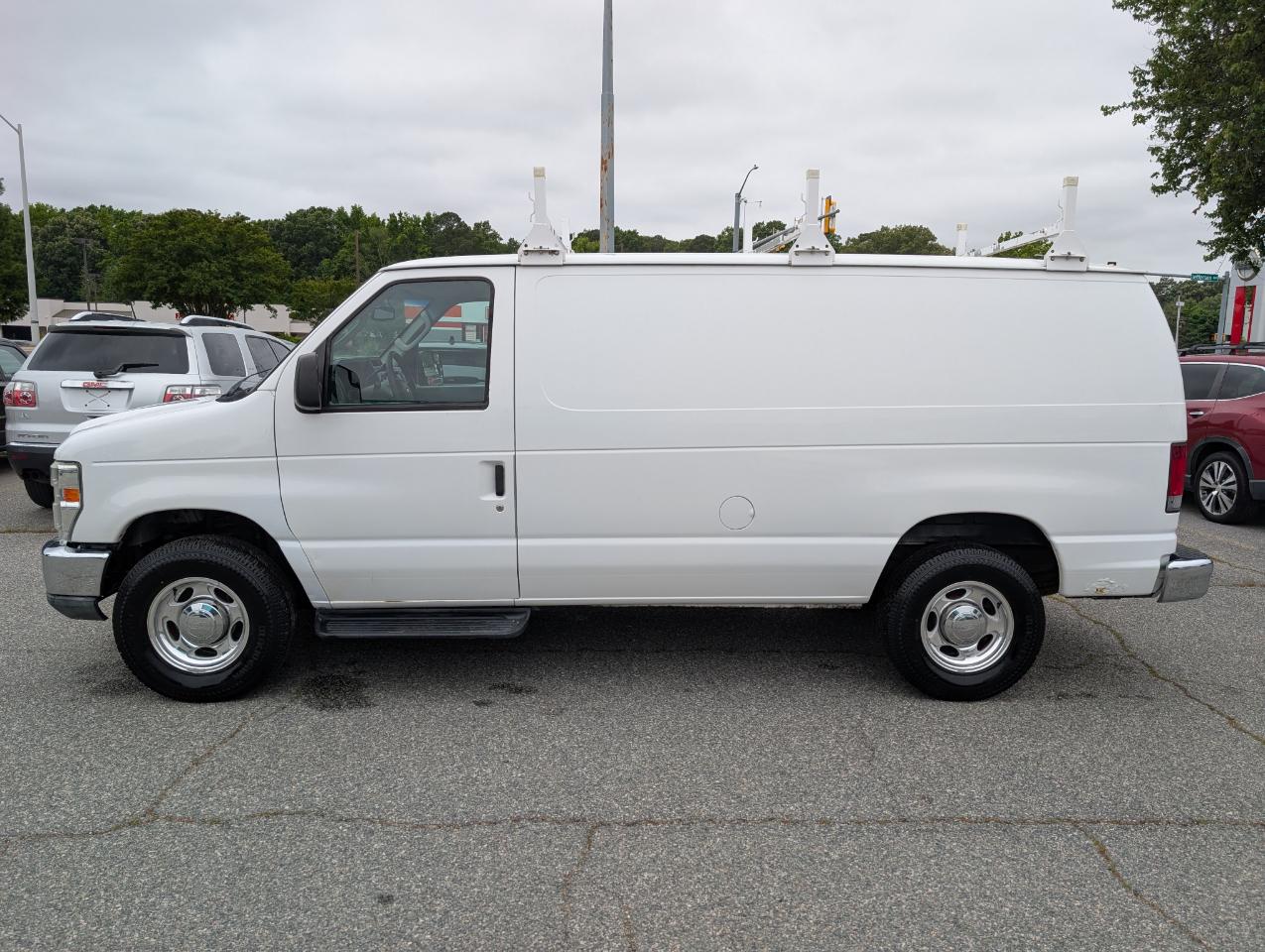 Ford Econoline Cargo Van  2011