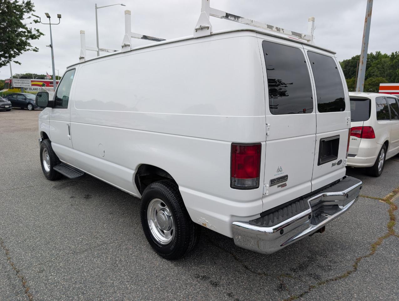 Ford Econoline Cargo Van  2011
