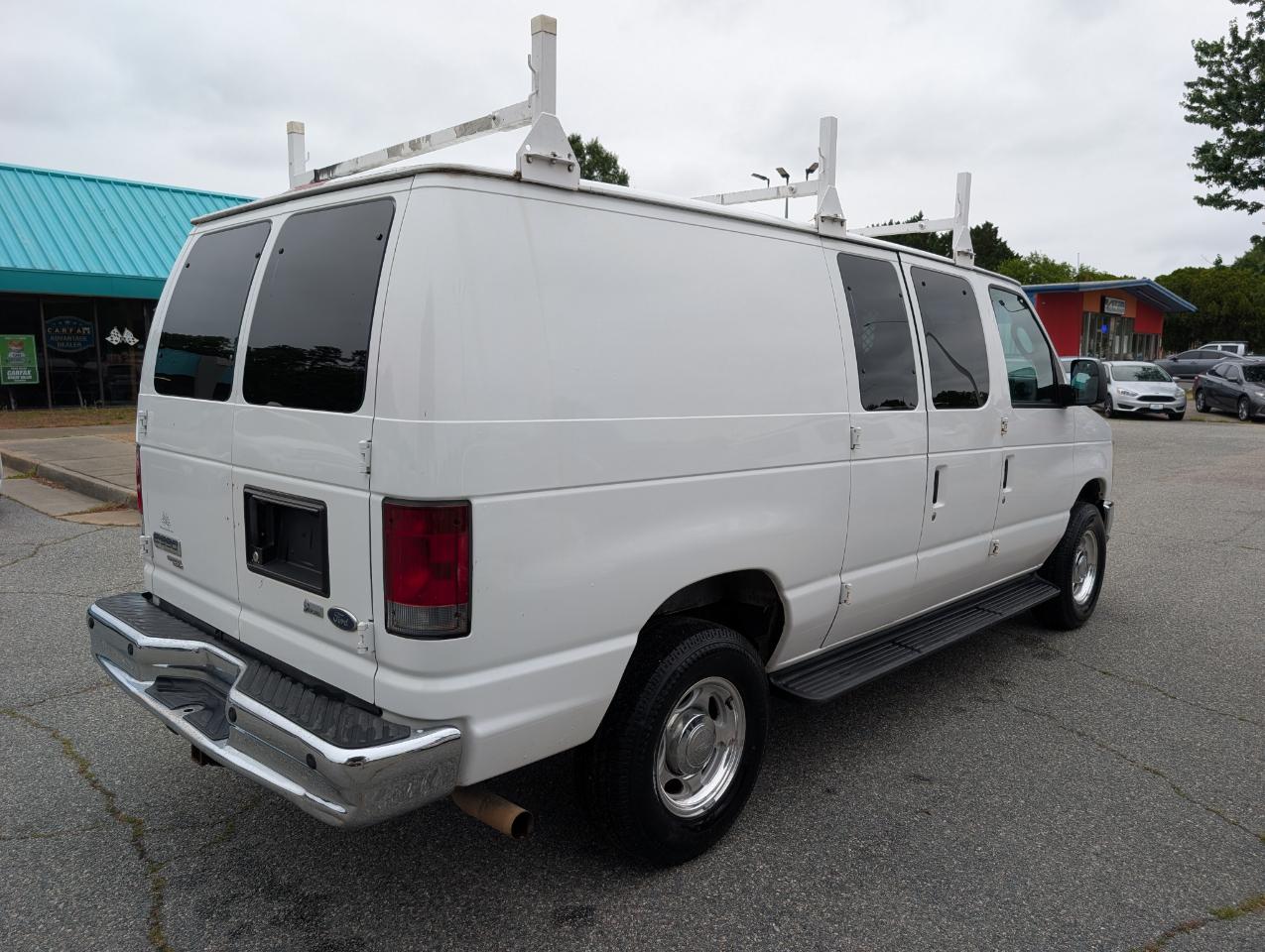 Ford Econoline Cargo Van  2011