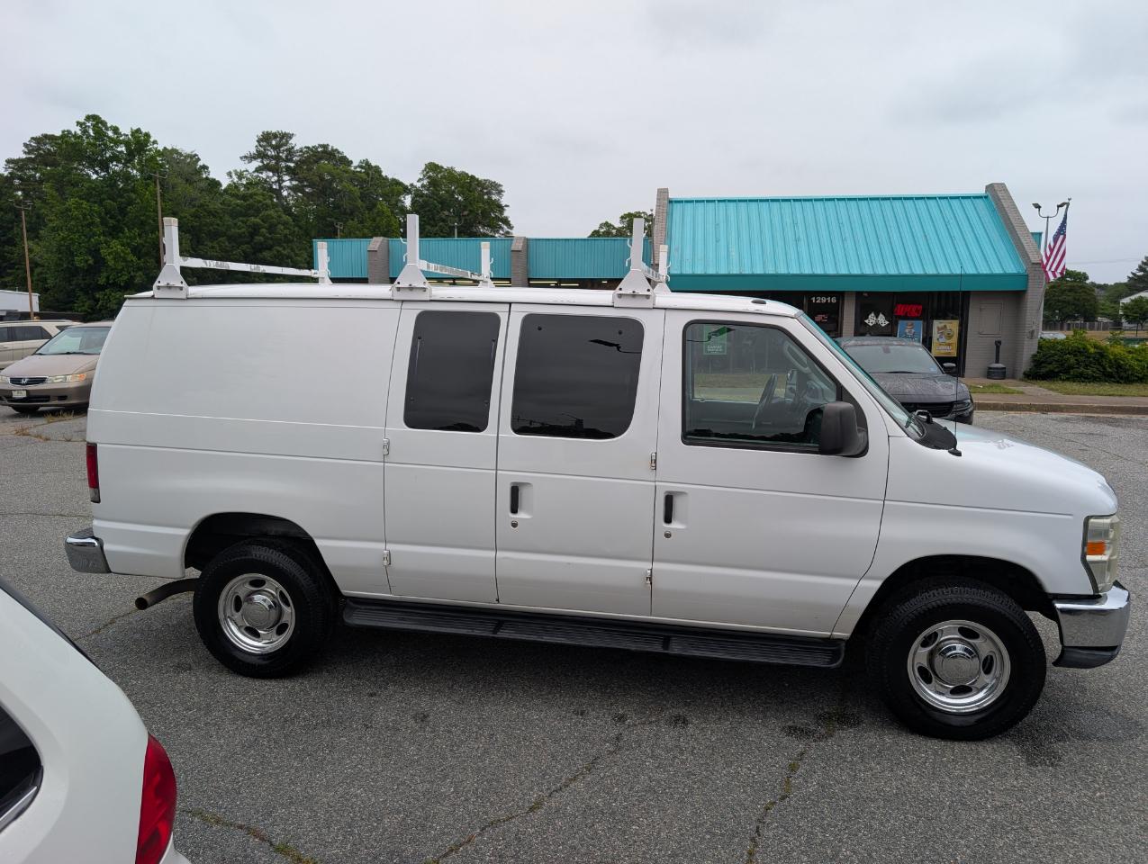 Ford Econoline Cargo Van  2011