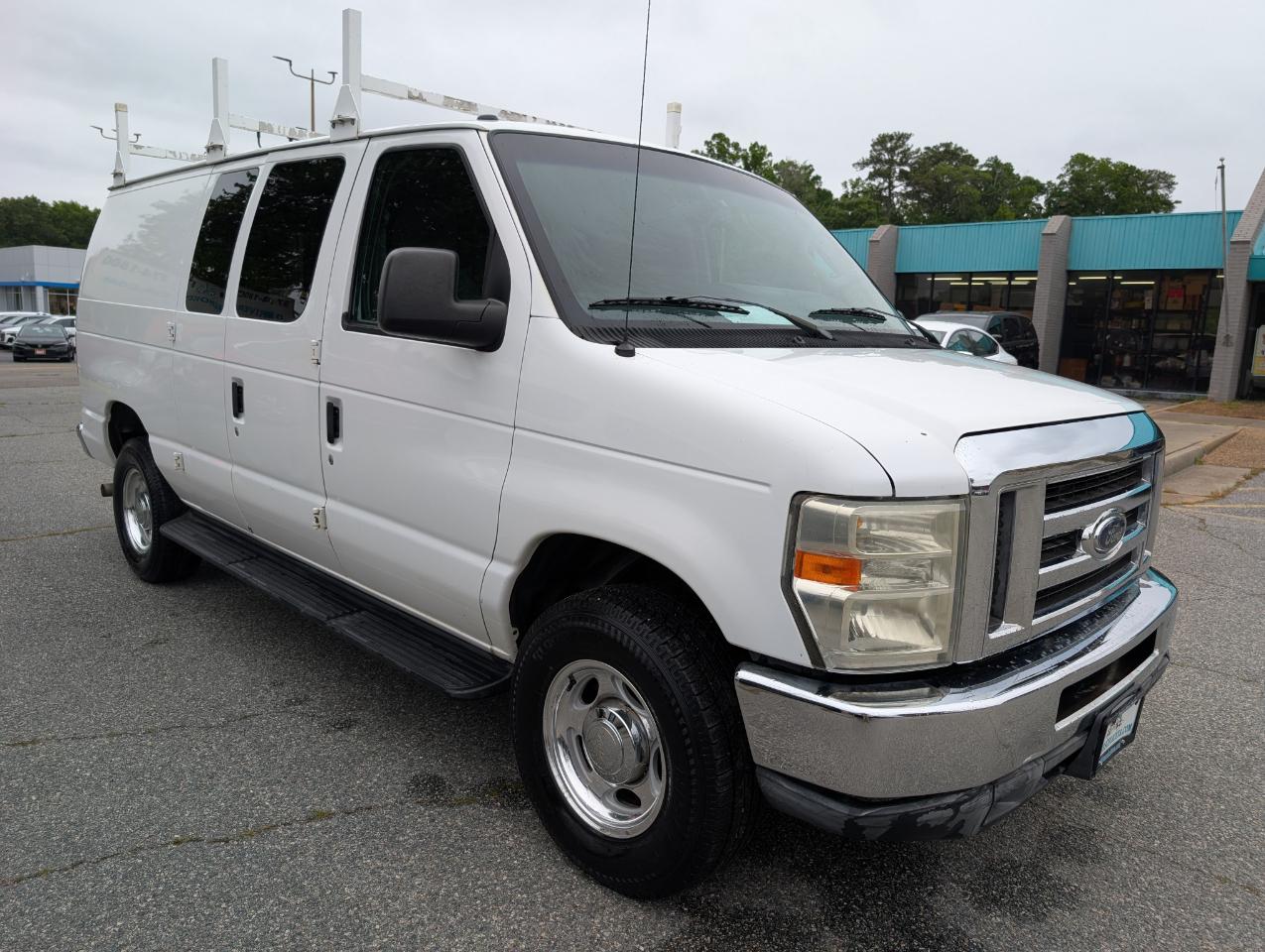 Ford Econoline Cargo Van  2011