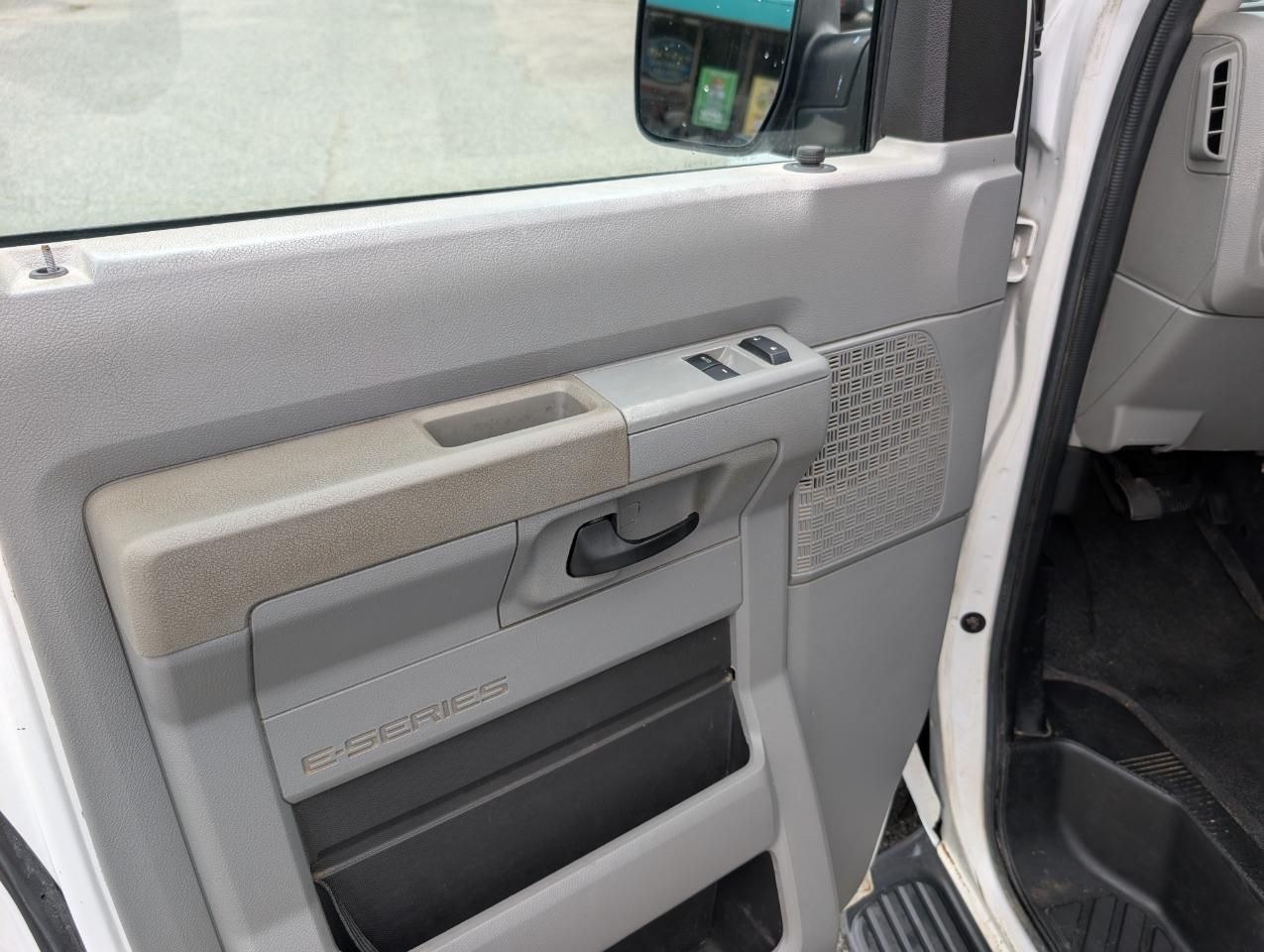 Ford Econoline Cargo Van  2011