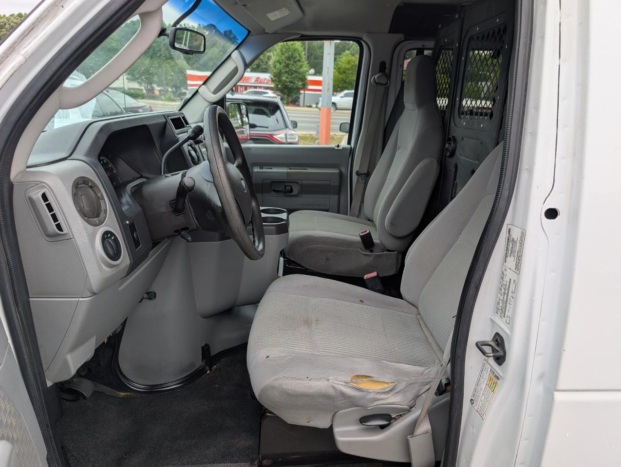 Ford Econoline Cargo Van  2011
