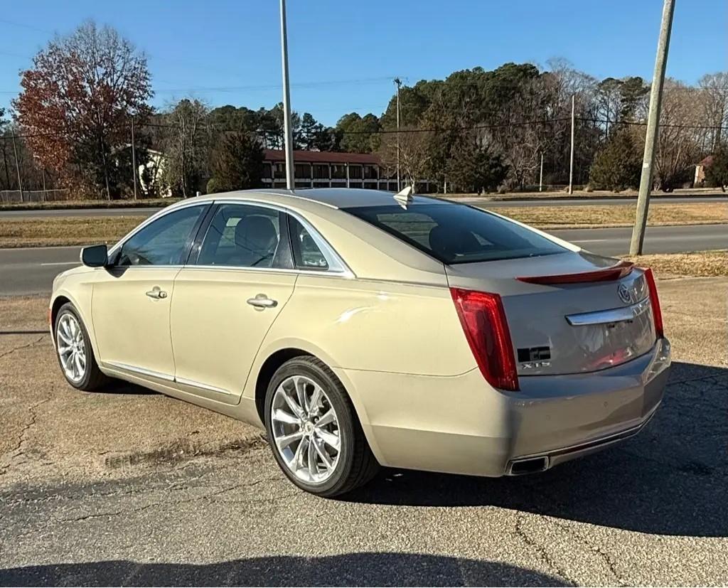 Cadillac XTS  2013