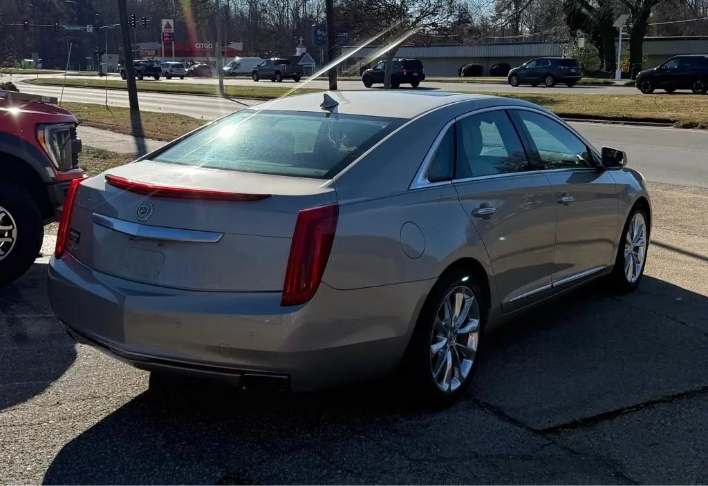 Cadillac XTS  2013