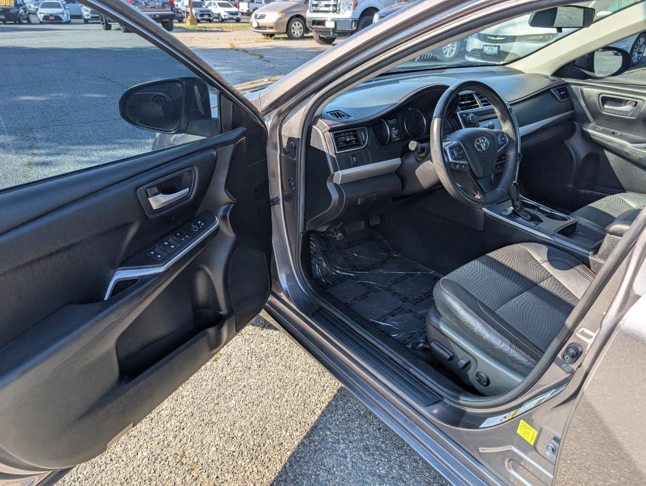 Toyota Camry SE 2017