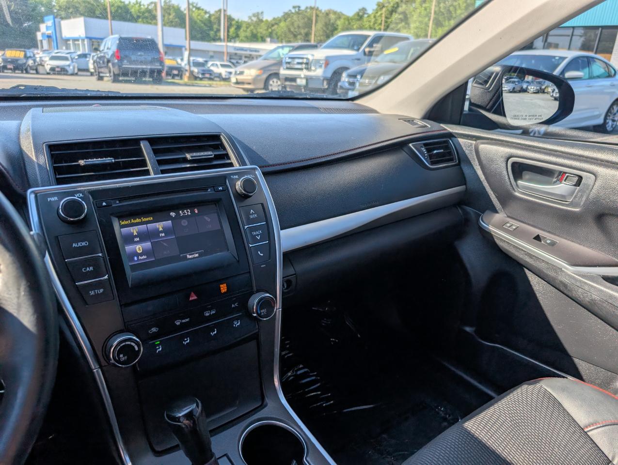 Toyota Camry SE 2017