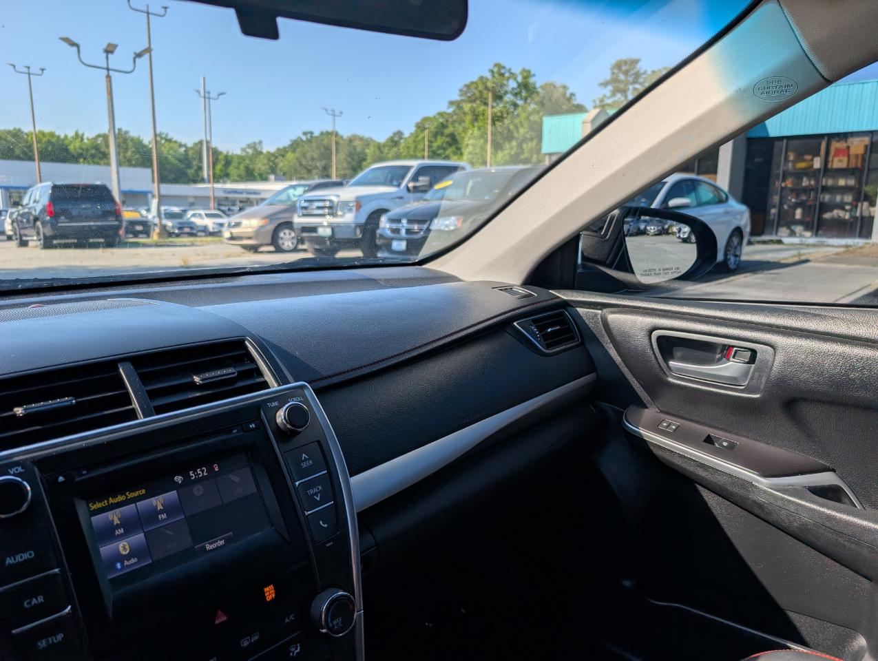 Toyota Camry SE 2017