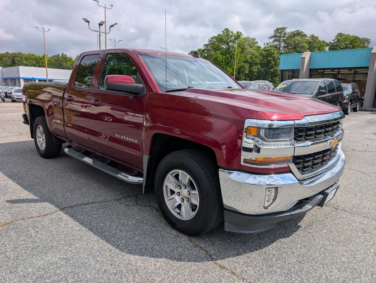 Chevrolet Silverado 1500 4WD Double Cab 143.5" LT w/1LT 2017