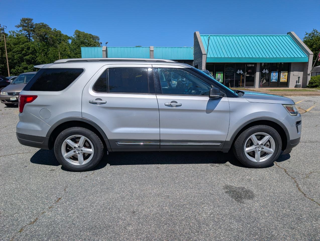 Ford Explorer XLT FWD 2019