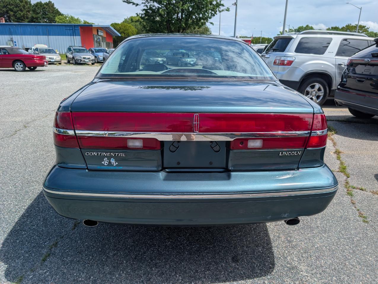 Lincoln Continental 4dr Sedan 1995