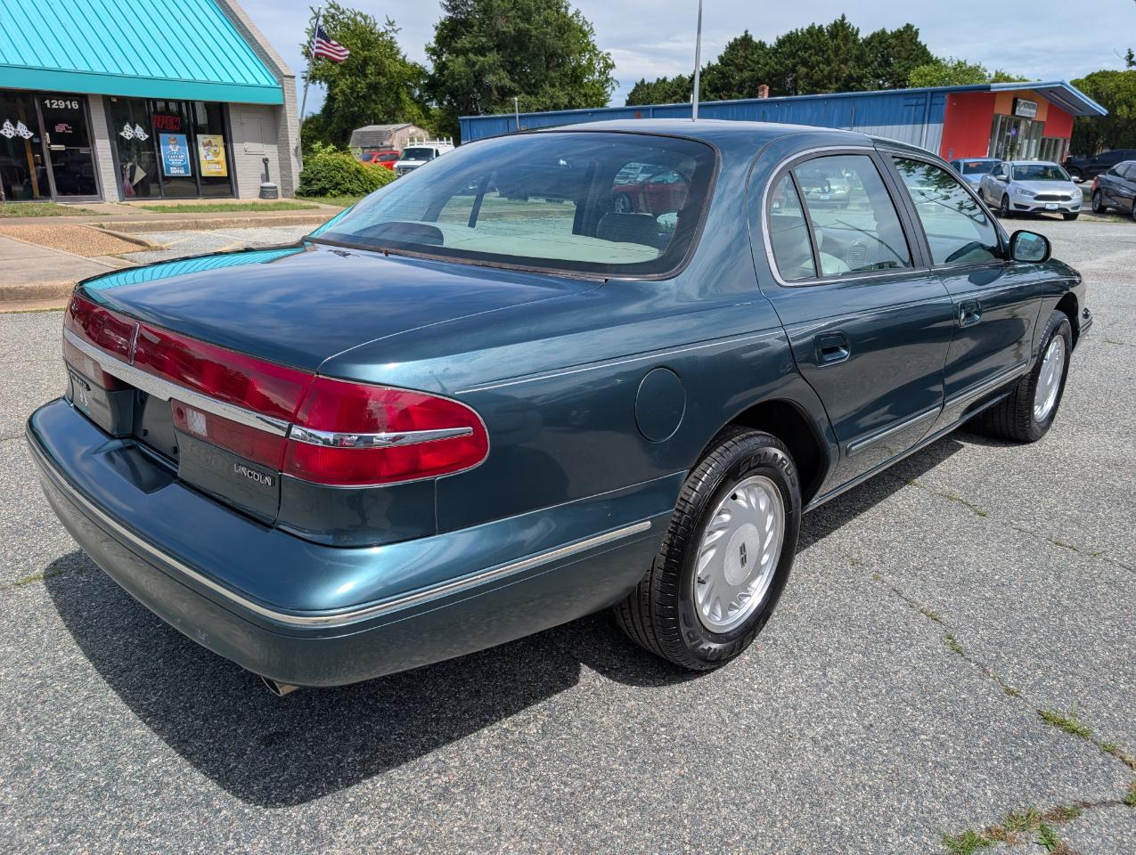 Lincoln Continental 4dr Sedan 1995