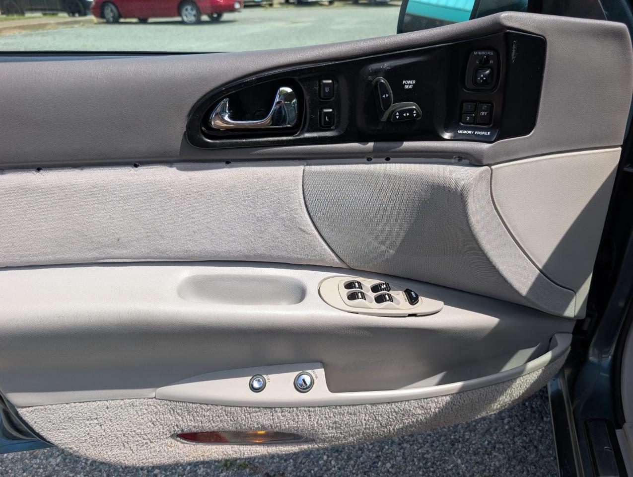 Lincoln Continental 4dr Sedan 1995