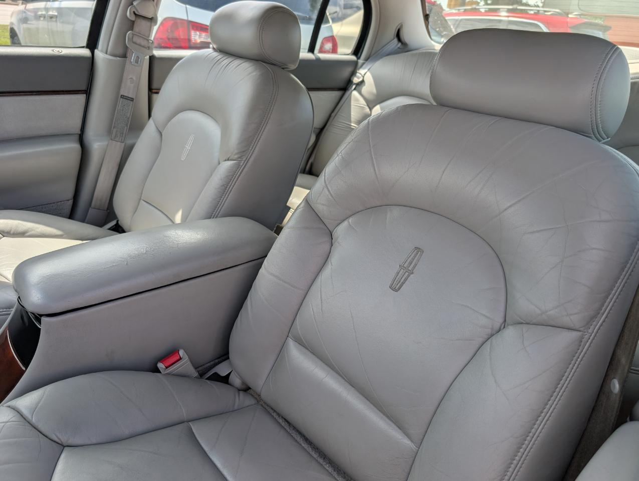 Lincoln Continental 4dr Sedan 1995