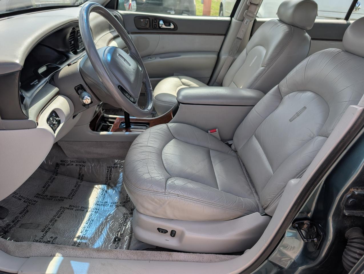 Lincoln Continental 4dr Sedan 1995