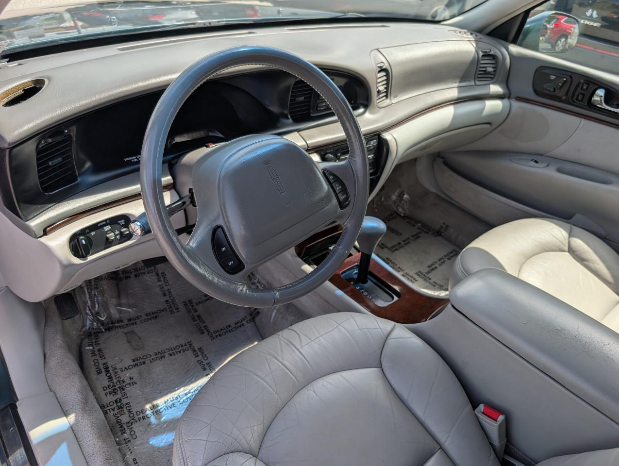 Lincoln Continental 4dr Sedan 1995