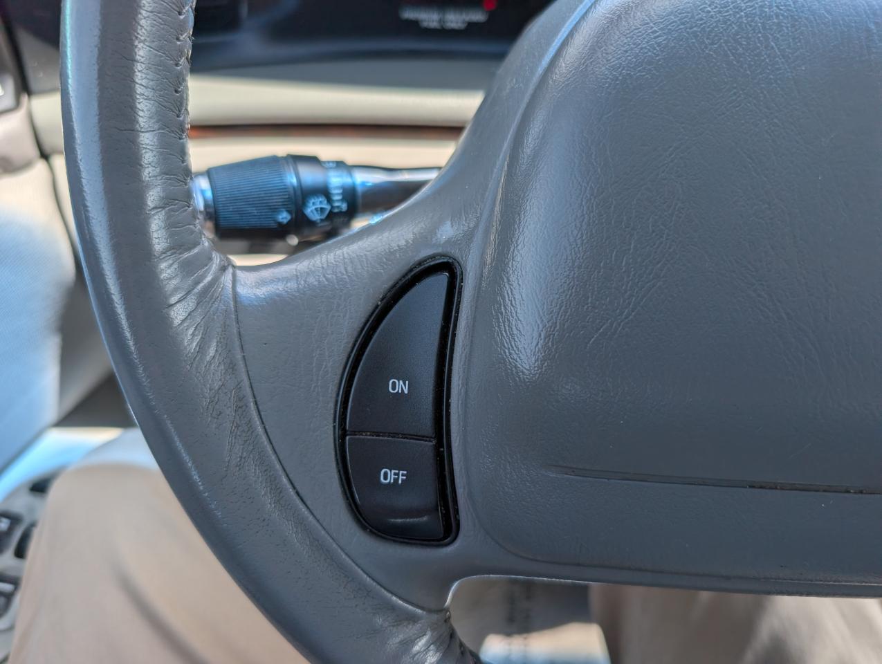 Lincoln Continental 4dr Sedan 1995