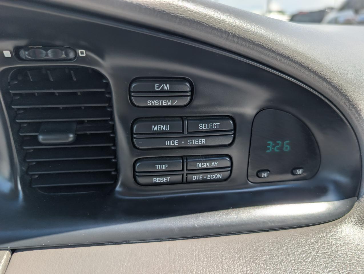 Lincoln Continental 4dr Sedan 1995
