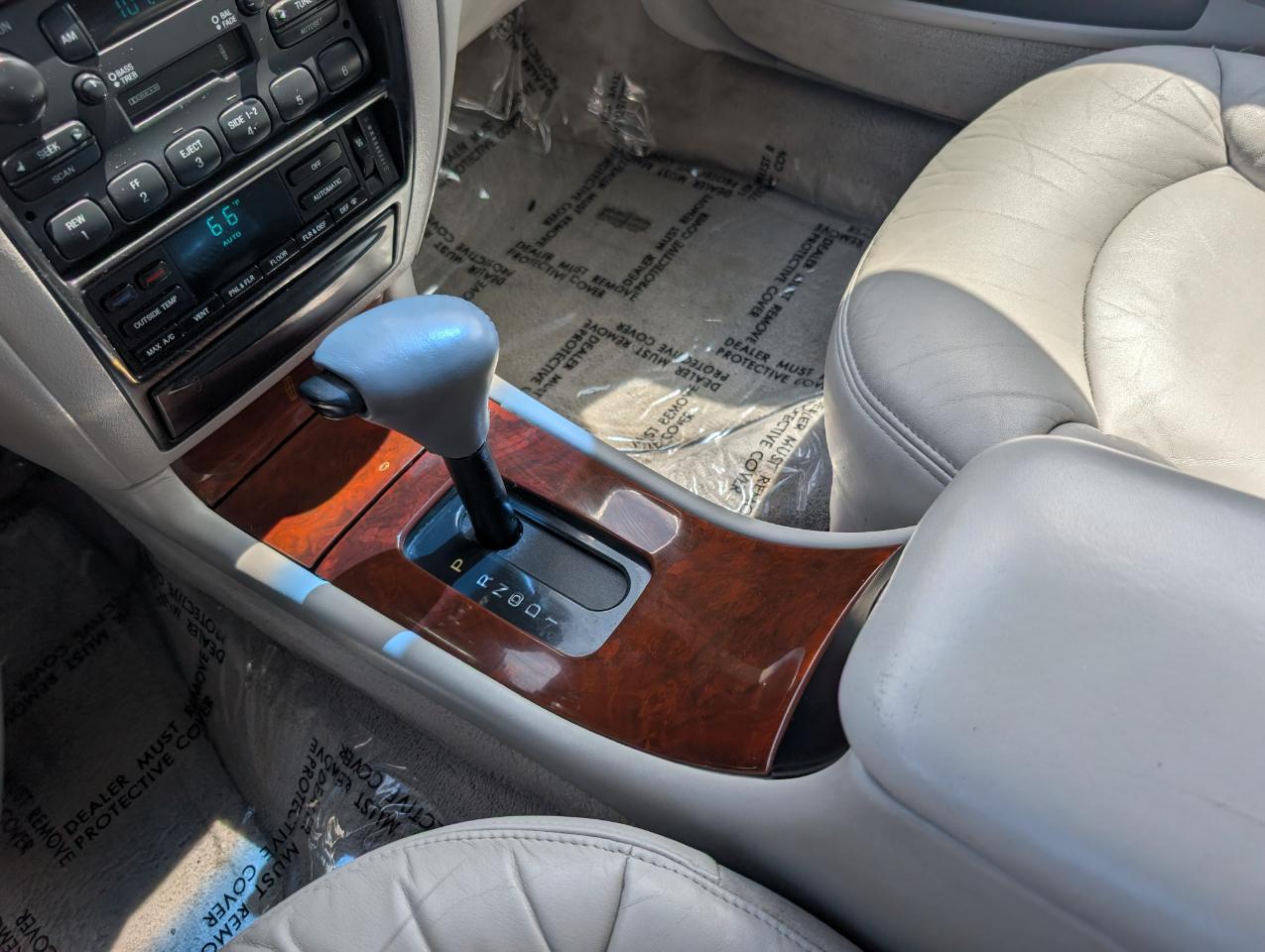 Lincoln Continental 4dr Sedan 1995