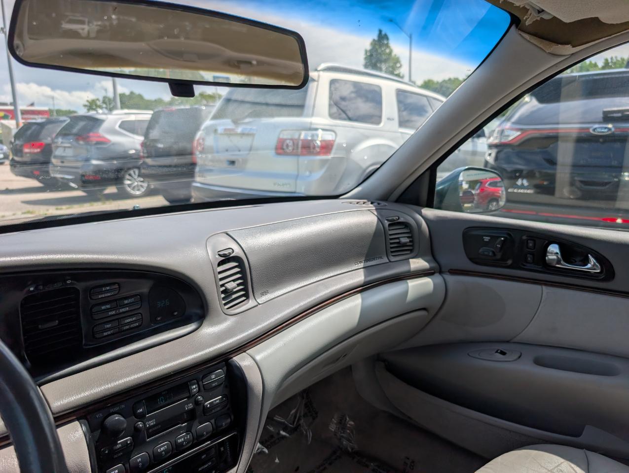 Lincoln Continental 4dr Sedan 1995