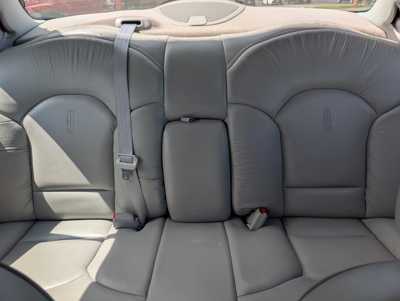 Lincoln Continental 4dr Sedan 1995