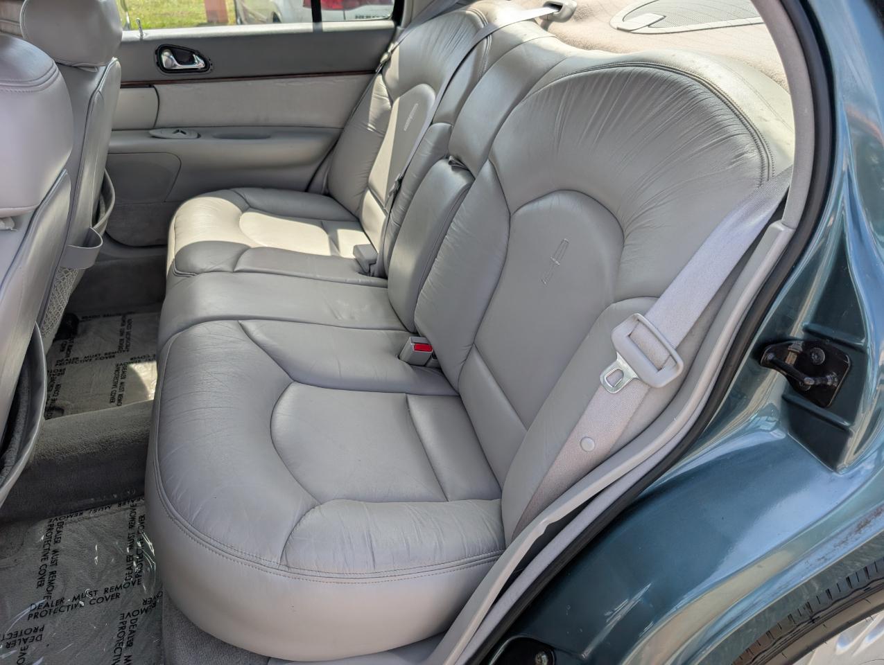 Lincoln Continental 4dr Sedan 1995