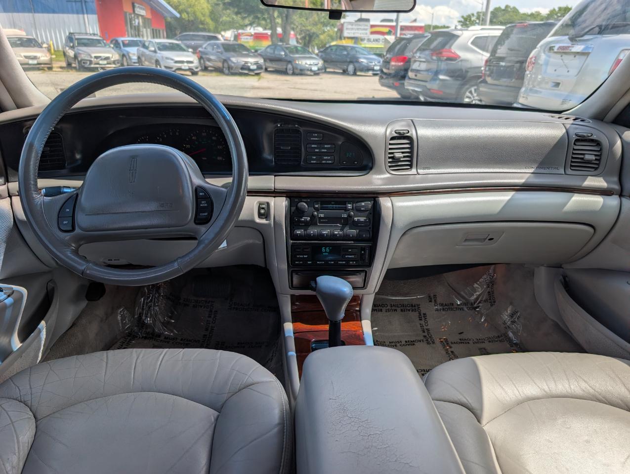 Lincoln Continental 4dr Sedan 1995