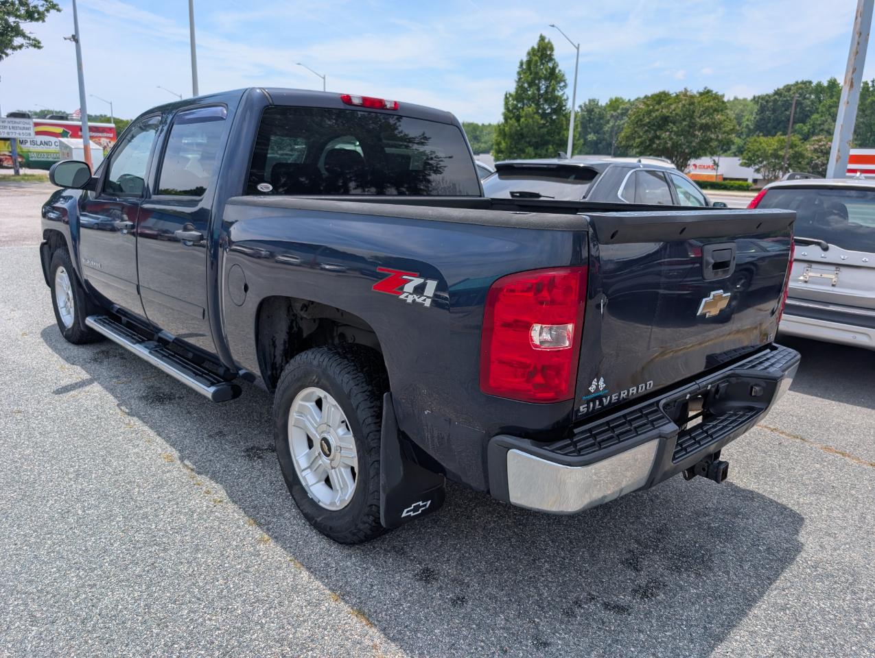 Chevrolet Silverado 1500 4WD Crew Cab 143.5" LT 2011