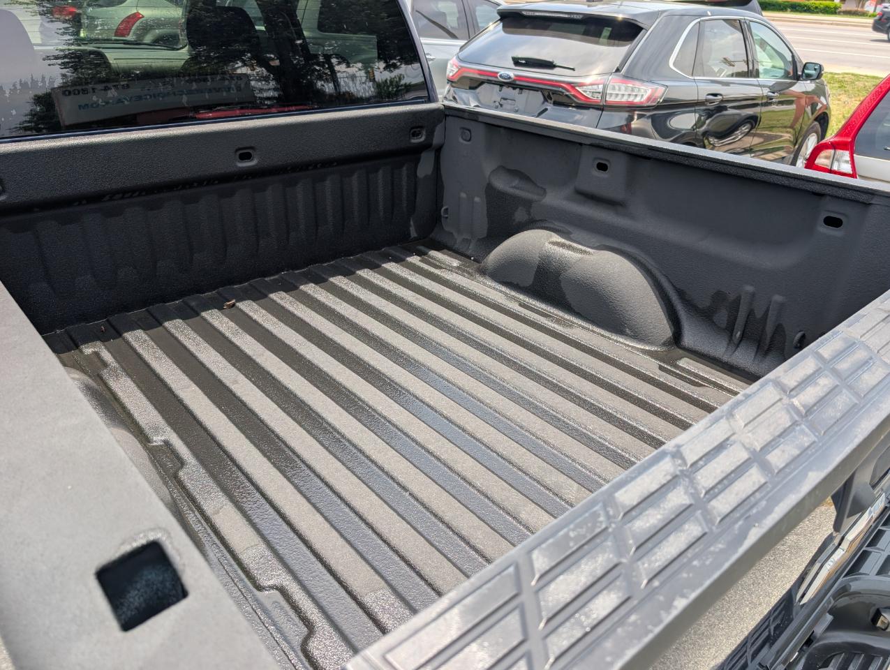 Chevrolet Silverado 1500 4WD Crew Cab 143.5" LT 2011