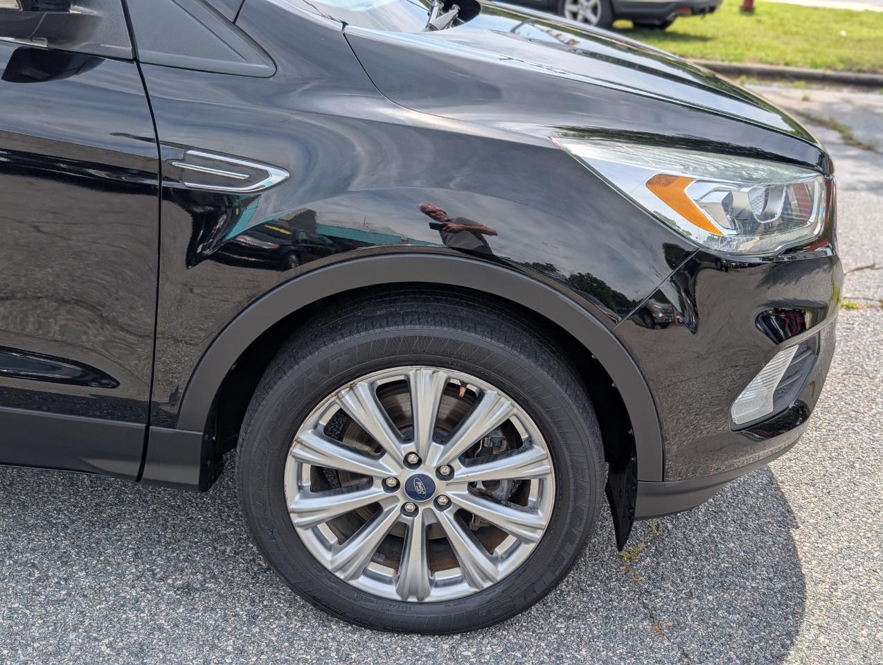 Ford Escape Titanium 4WD 2017