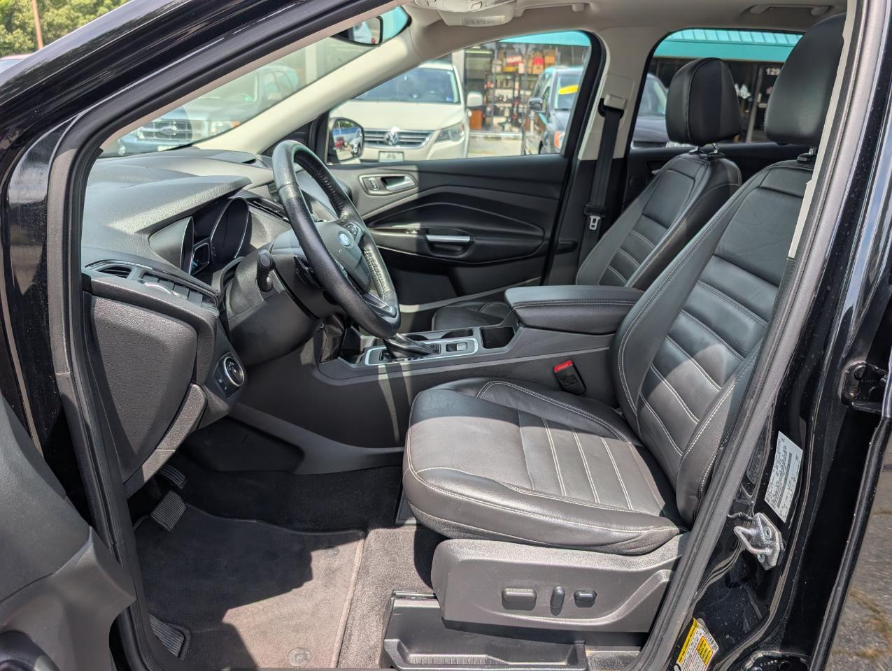Ford Escape Titanium 4WD 2017